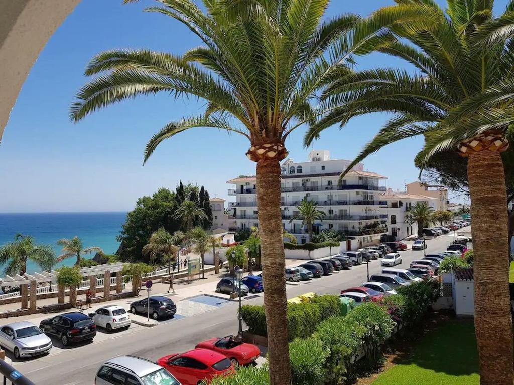 Edificio Verdemar - Stunning 1 Bed Apartment With Pool & Sea Views Nerja Zewnętrze zdjęcie