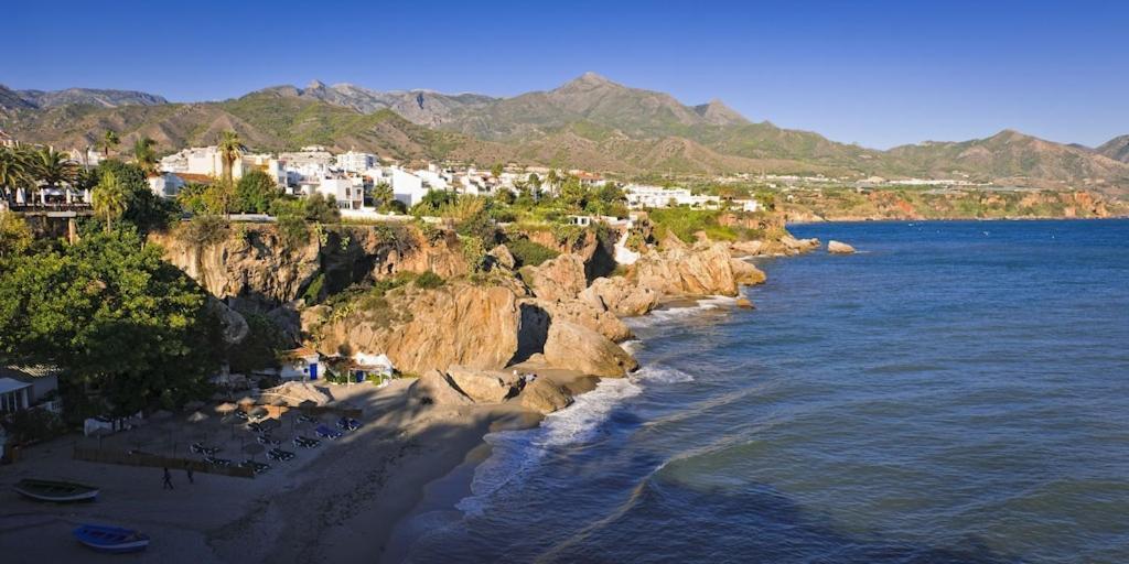 Edificio Verdemar - Stunning 1 Bed Apartment With Pool & Sea Views Nerja Zewnętrze zdjęcie