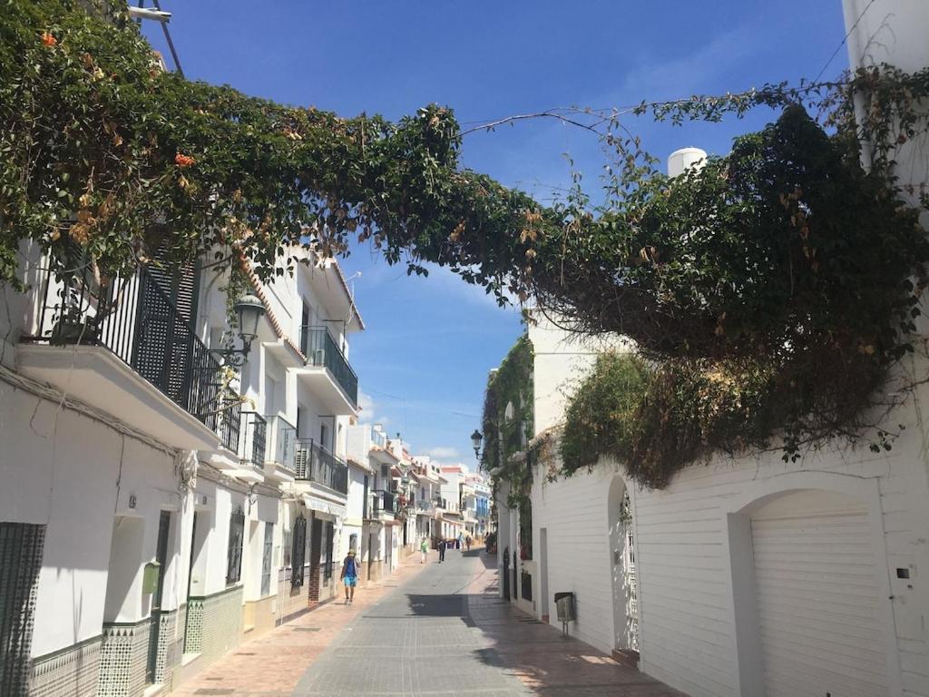 Edificio Verdemar - Stunning 1 Bed Apartment With Pool & Sea Views Nerja Zewnętrze zdjęcie